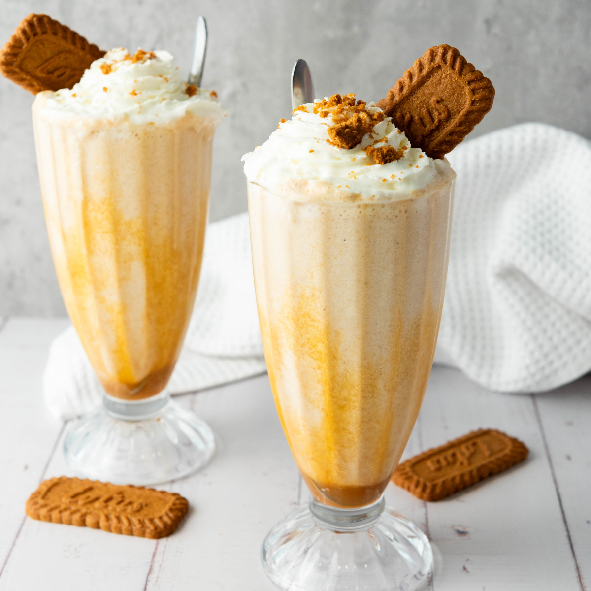 Biscoff Cookie Milkshake | LittleHaloJ